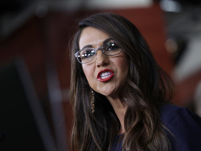 Представитель Лорен Боберт предположила, что Бог использовал ее, чтобы противостоять "демонам", включая "спикера Палаты представителей"