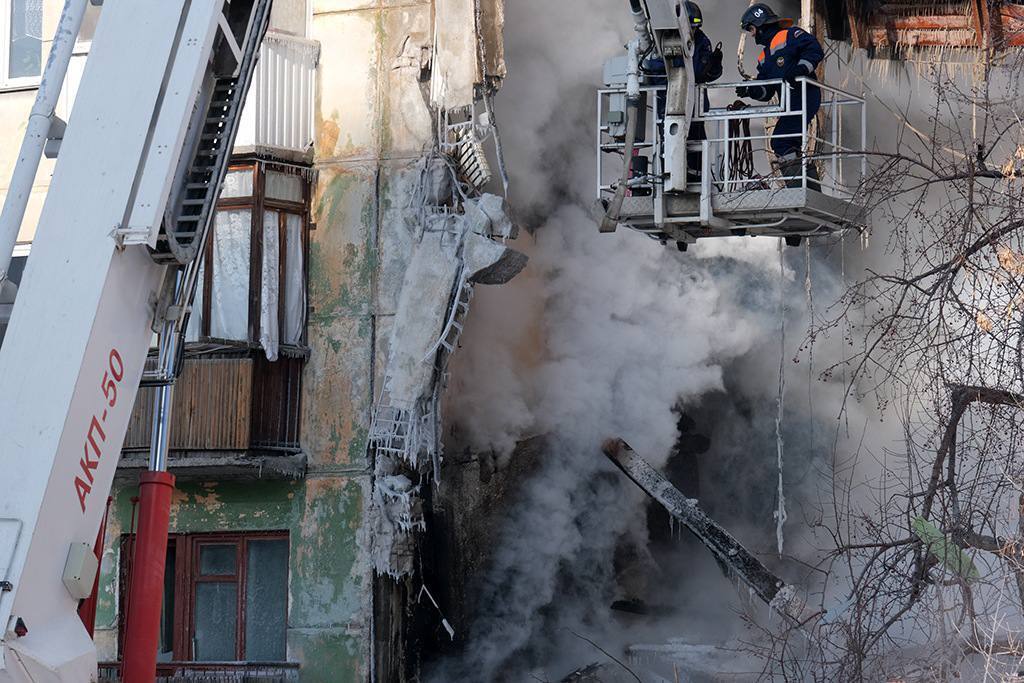 В СК сообщили о задержании двоих жителей Омской области, которые осматривали дом на Линейной в Новосибирске перед взрывом газа.
