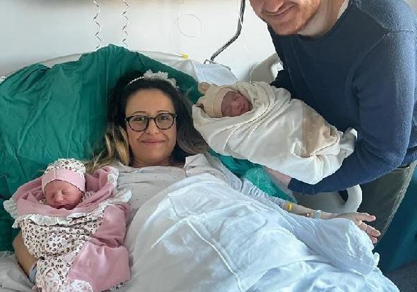 Родились двойняшки у пары, приехавшей в Анталию из Османие, где их застало землетрясение.