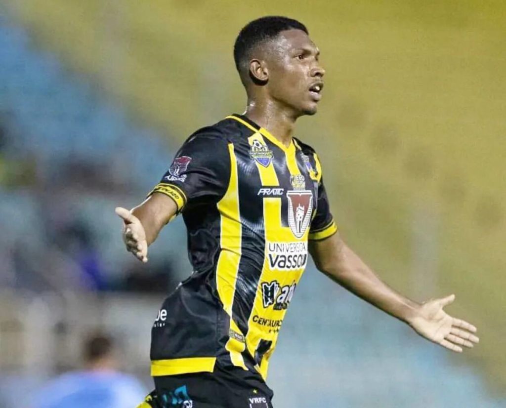 Киевское “Динамо” может заключить контракт с бразильцем Леле.