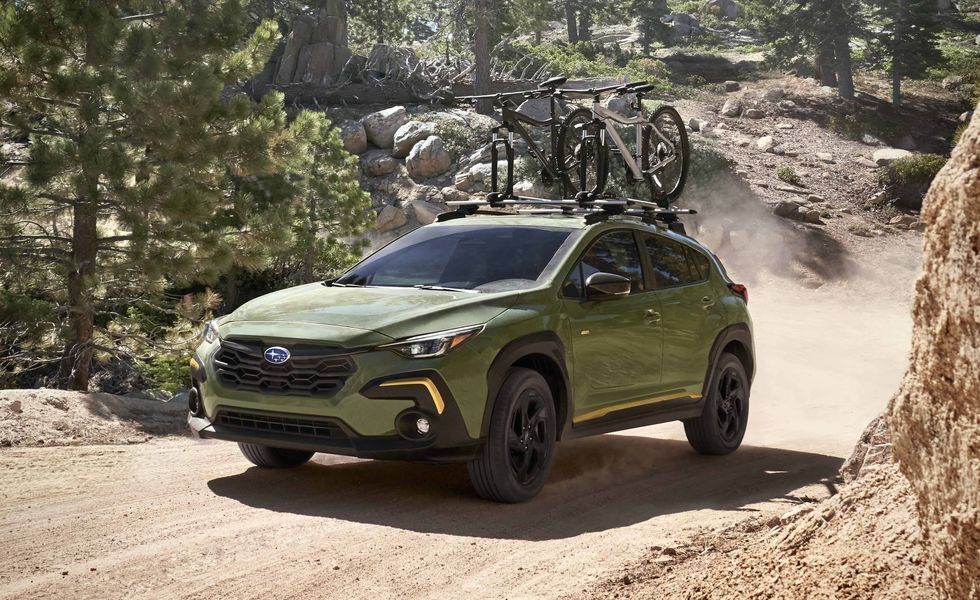 Subaru Crosstrek 2024 лишится механической коробки передач и получит новые функции