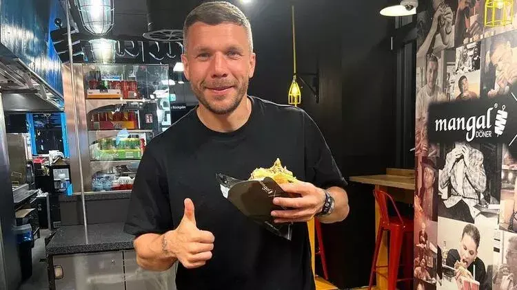 Лукас Подольски: Сегодняшнюю выручку мы пожертвуем пострадавшим от землетрясения гражданам