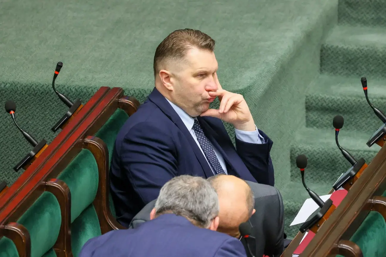 Они били черных аплодисментами, но хватит ли им этого? Мы спросили политиков.