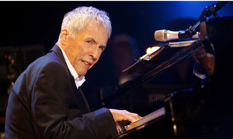 В возрасте 94 лет умер легендарный композитор песен и музыки к фильмам Берт Баккарак.