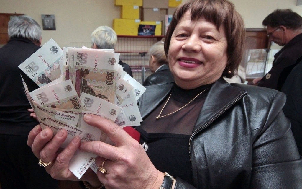 Возможно прожить в России месяц на 13 000 руб.?