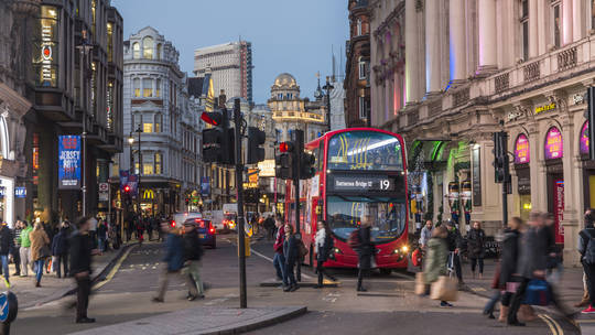 Британская экономика едва избегает рецессии