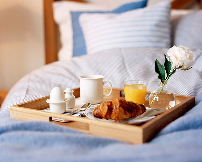 6 романтических идей, которые сделают ваше свидание дома особенным в День святого Валентина 2023