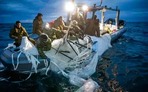 Новый неопознанный «цилиндрический» объект, сбитый над Канадой