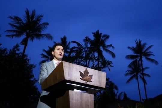 Канада сбила "неопознанный объект", нарушивший ее воздушное пространство