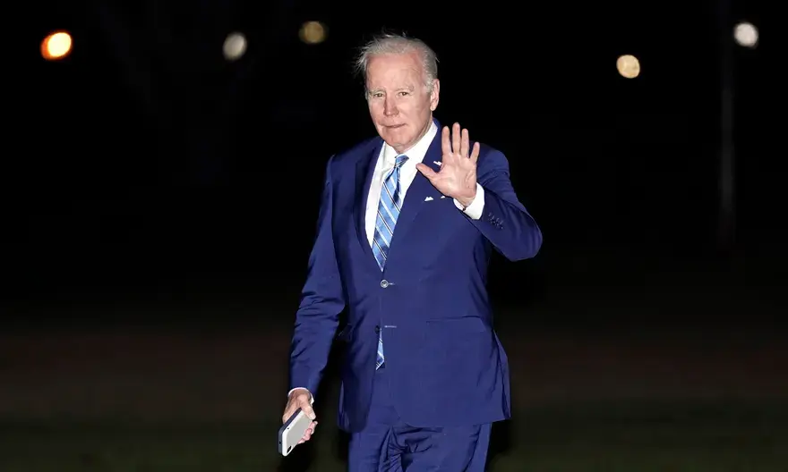 Байден одерживает победы и готов к борьбе: так почему избиратели настроены так негативно?