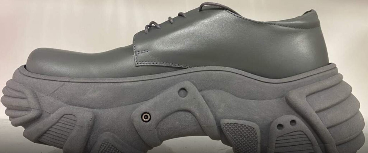 Российская компания создала первую в мире модель кроссовок с функциями подогрева, вентиляции и массажа