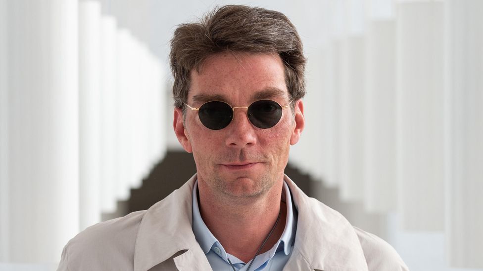 Балетный режиссер размазал фекалии по лицу критика после плохой рецензии.