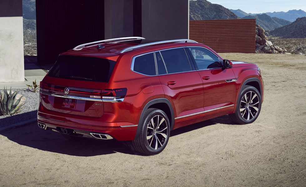 Обновленные VW Atlas и Atlas Cross Sport 2024 года выглядят более привлекательно и более роскошно.