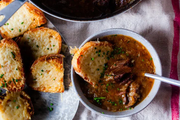 Луковый суп с короткими ребрышками