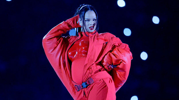 Рианна ненадолго возвращается к музыке на Суперкубке