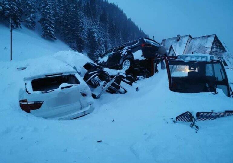 Почти 60 человек оказались в «снежной ловушке» в румынском отеле после ...