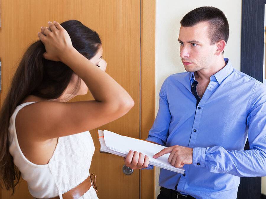 Коллекторы довели женщину до обращения к юристу