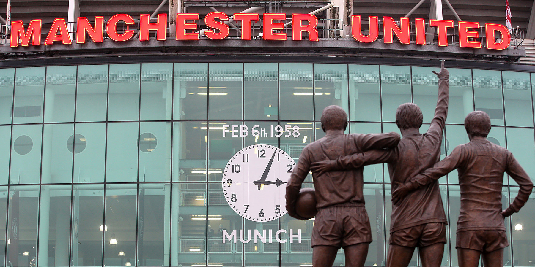 Поглощение "Манчестер Юнайтед".