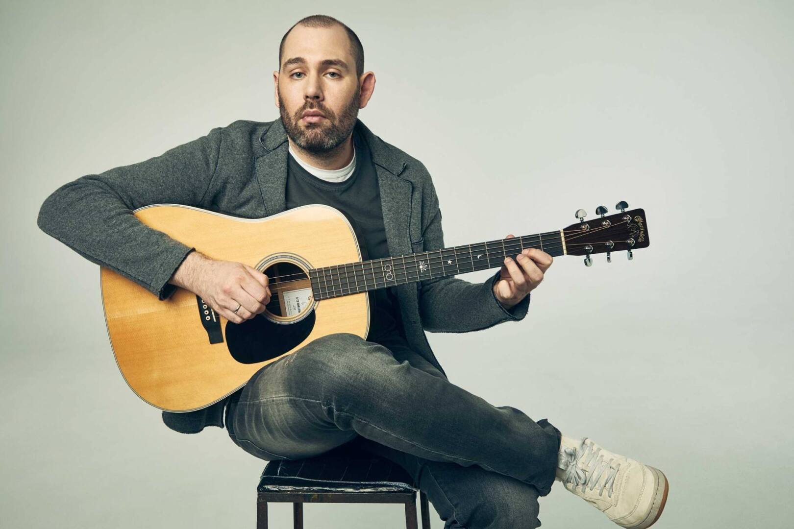 Как Семен Слепаков адаптировался в своей новой стране?