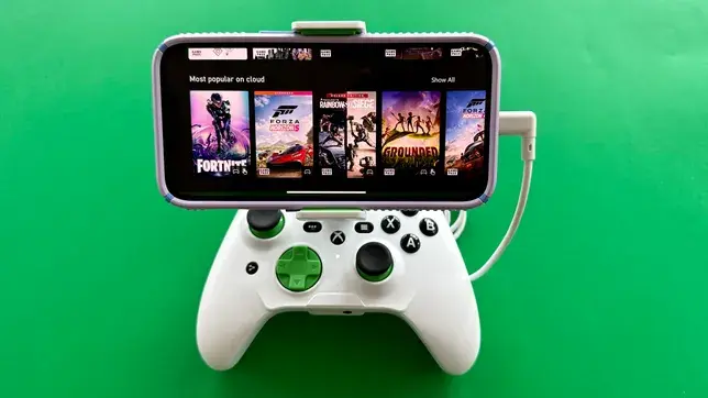 Лучшие игровые контроллеры и аксессуары для Xbox Cloud в 2023 году.