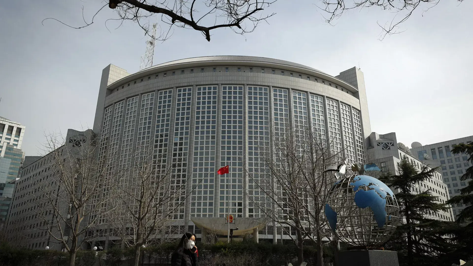 Китай опубликует документ с изложением позиции по политическому урегулированию украинского кризиса