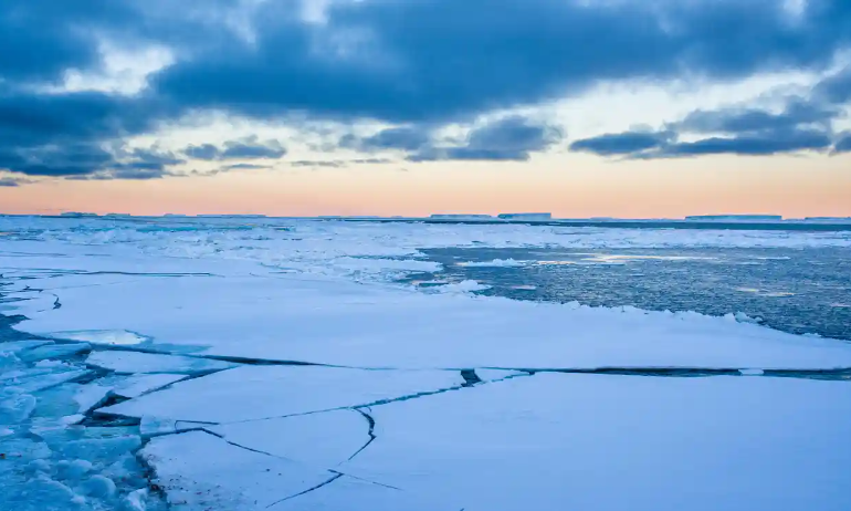 «Чрезвычайная ситуация»: антарктический морской лед достиг рекордно низкого уровня