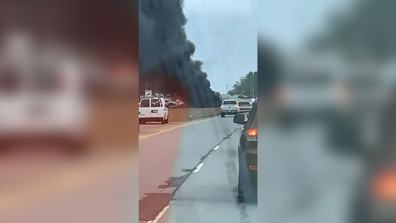 Президент России Владимир Путин выступает с речью в парке "Патриот" в Кубинке под Москвой 23 августа 2021 года. РАМИЛЬ СИТДИКОВ / AFP / SPUTNIK / AFP