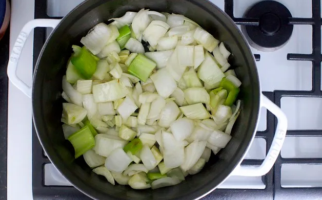 Ломаная паста со свиным рагу пальчики оближешь