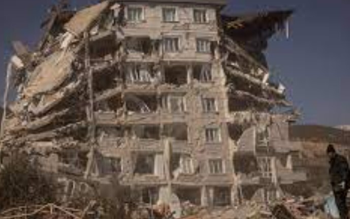 Спасли людей после 228 часов под завалами в Турции