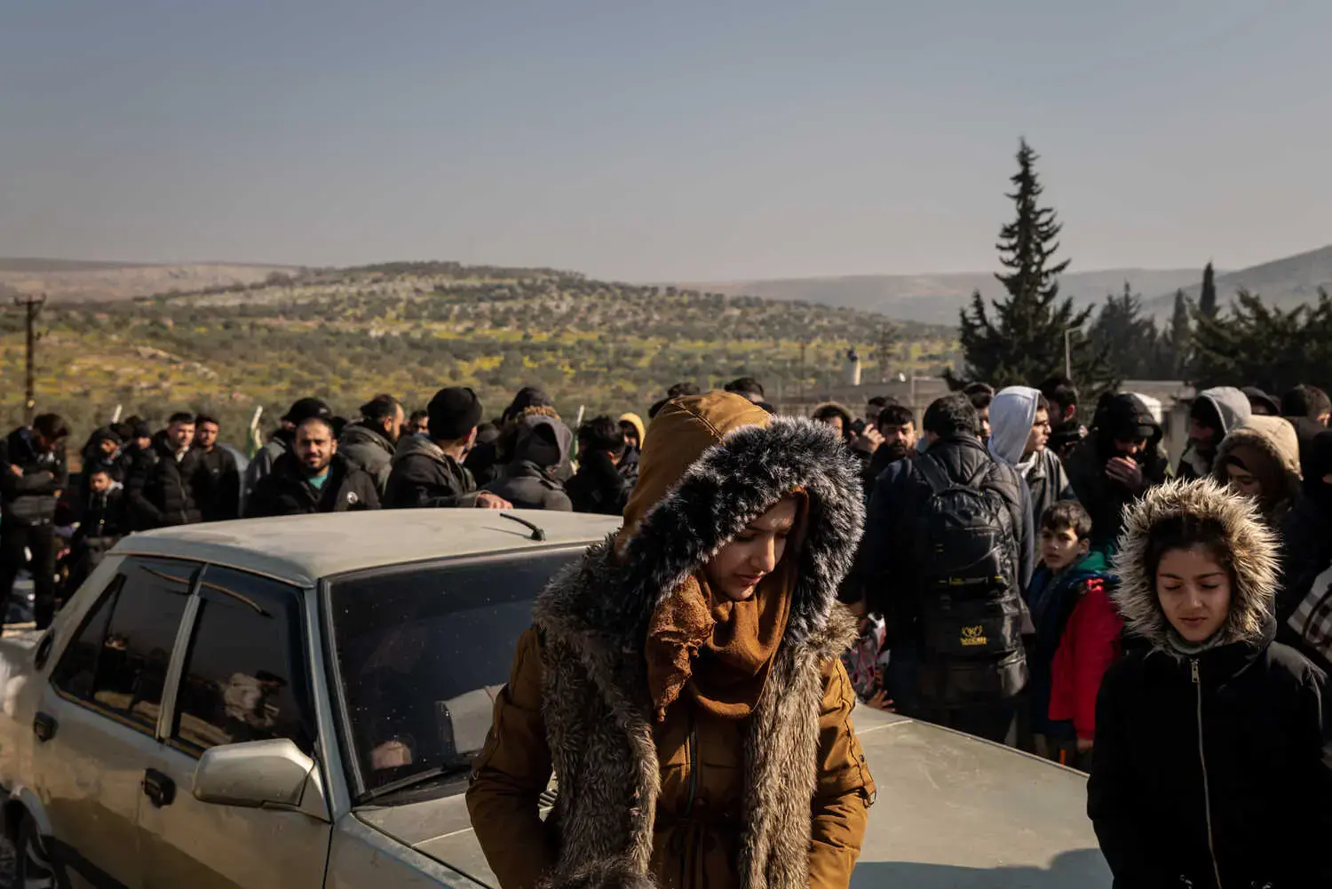 Землетрясение в Турции и Сирии Сирийцы в сильно пострадавших районах Турции спешат к границе, чтобы вернуться домой