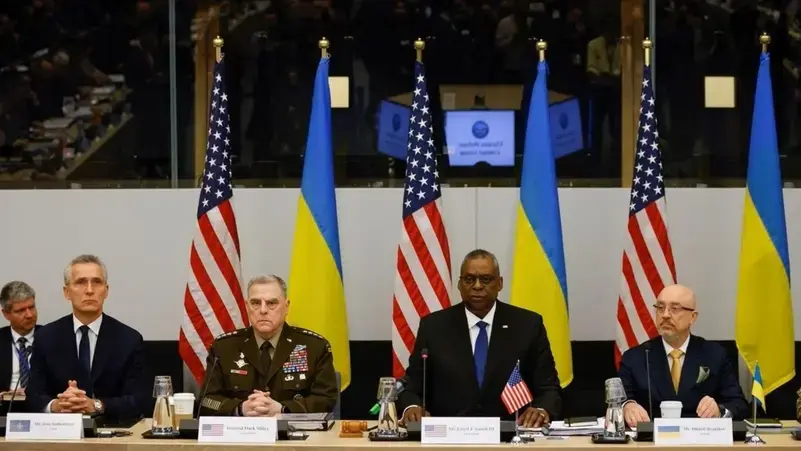 НАТО продолжает переговоры об ускорении вооружения Украины на фоне наступления России