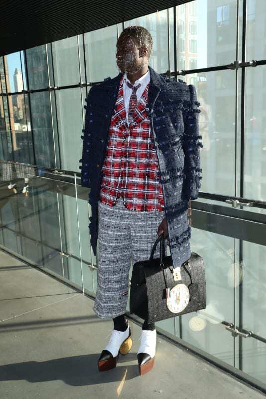 На Неделе моды в Нью-Йорке новые коллекции представляли собой сочетание практичности и причудливости.