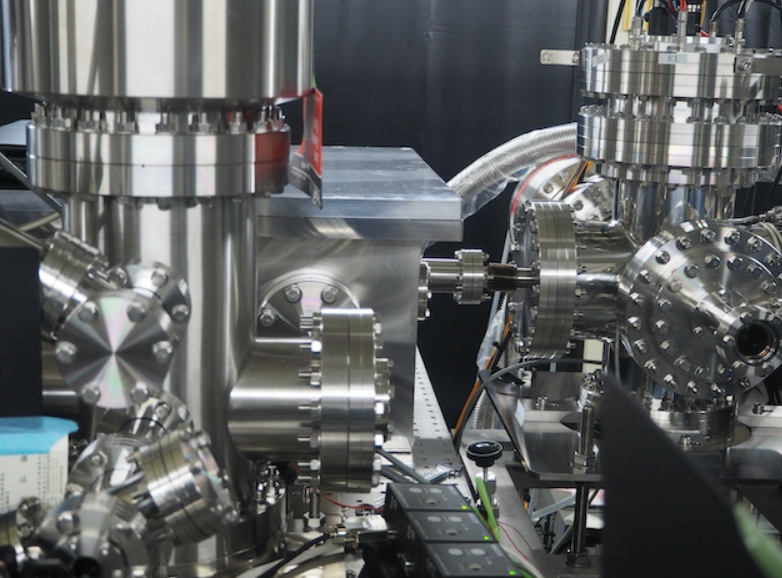 Атомы неона и лазерный луч