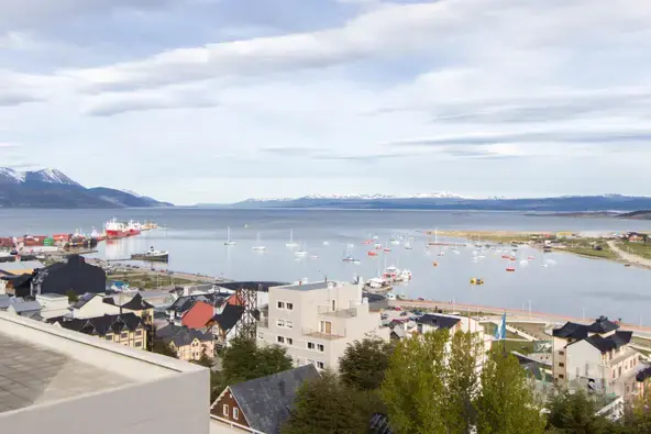 Теплый привет: 10 самых гостеприимных городов в 2023 году