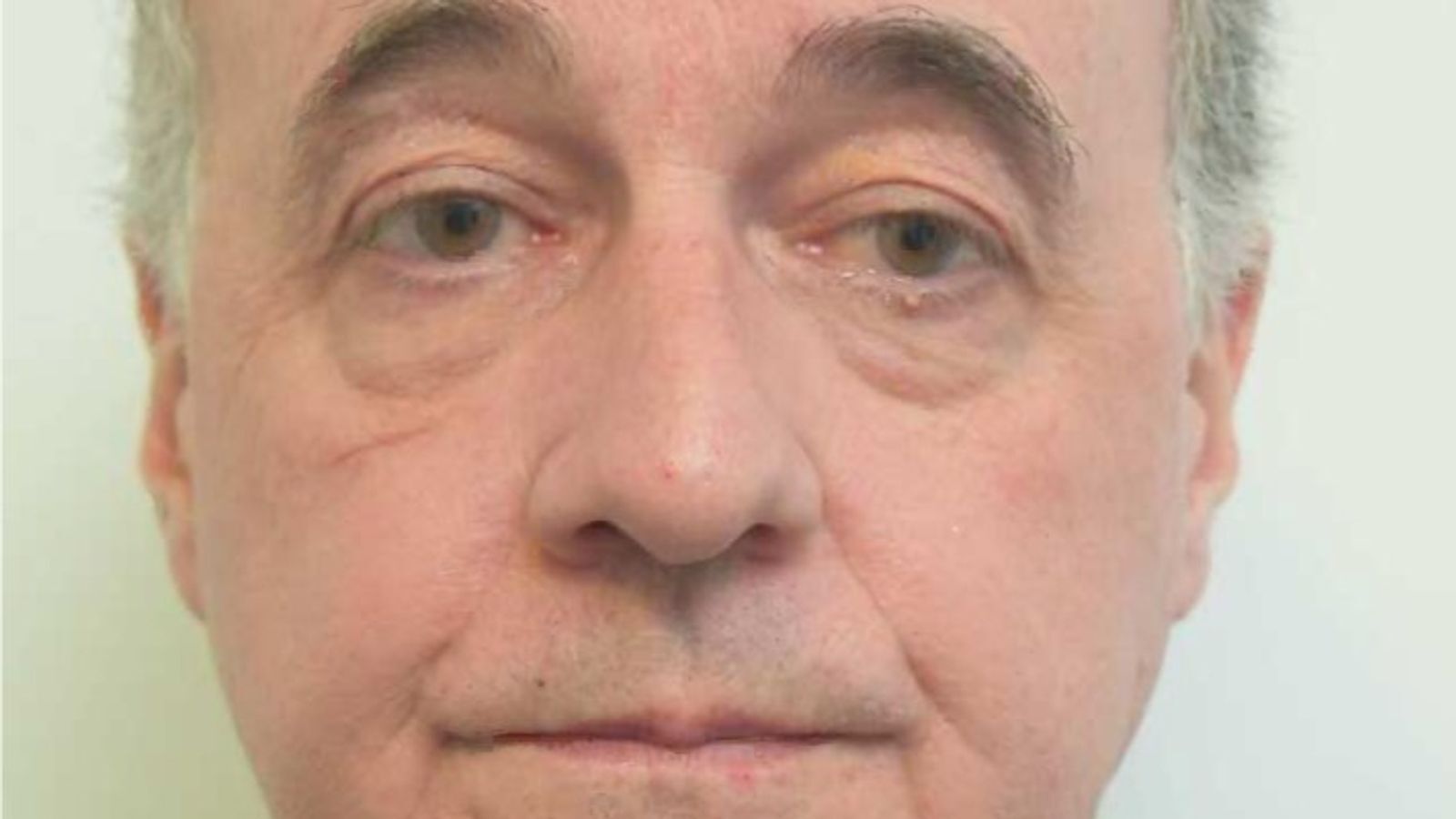 Российского шпиона, работавшего в британском посольстве в Берлине, посадили в тюрьму более чем на 13 лет