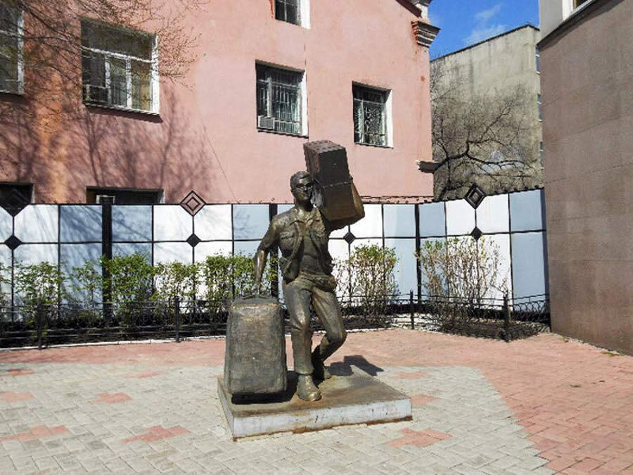 Кто поднял экономику страны в 90 годы ! Годы беспредела !