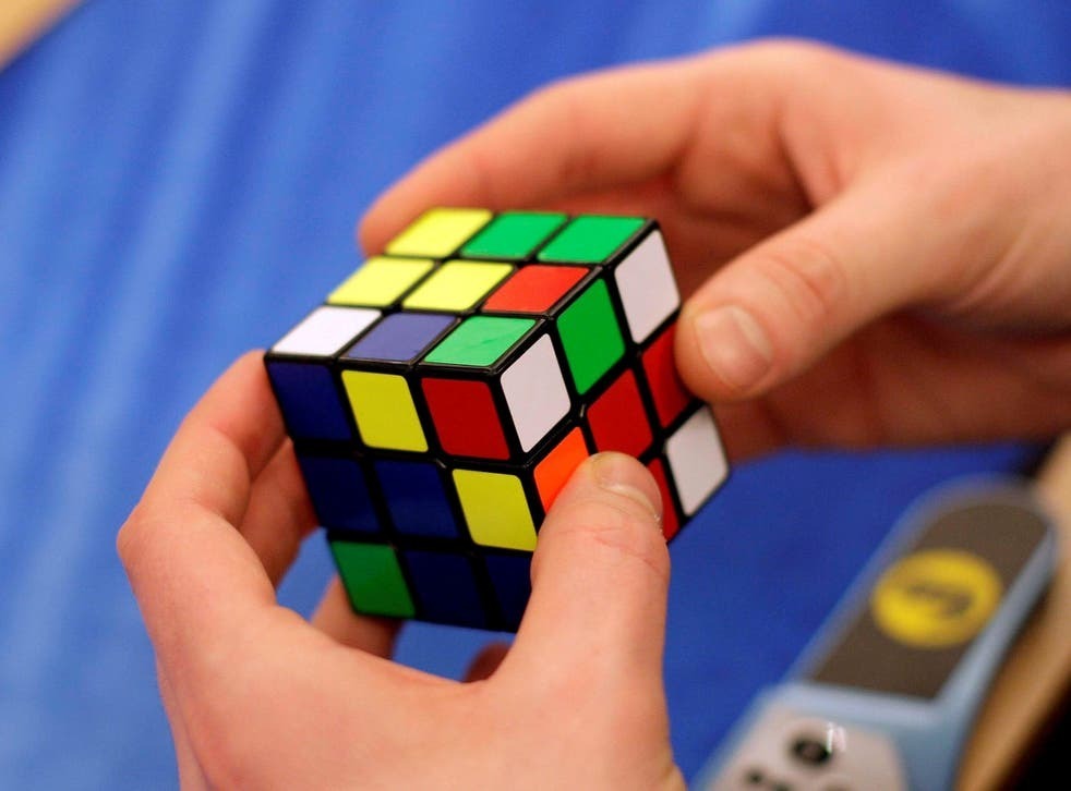 Тысячи людей в Британии хранят игрушки в своих домах