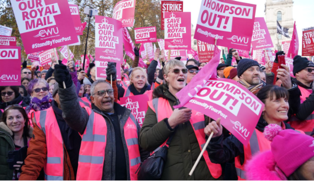 Железнодорожники, медсестры и передовые работники Королевской почты устраивают новые забастовки.