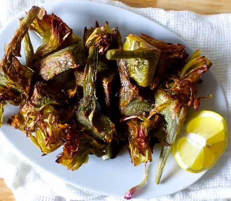 Хрустящие жареные артишоки