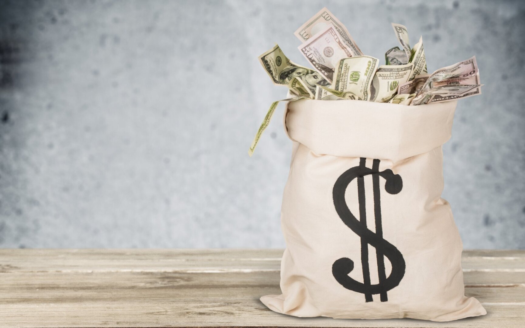 Как перестать тратить деньги: советы экономистов