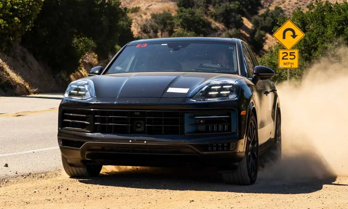 Porsche Cayenne (2024) на испытаниях прототипа: апелляция сразу. S Получает V8, гибриды имеют большую батарею, а также новое шасси