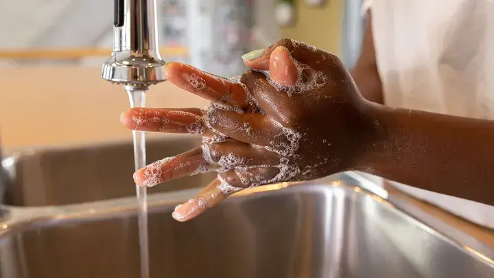 Крушения поезда в Огайо: медицинский токсиколог оценивает признаки и симптомы отравления.