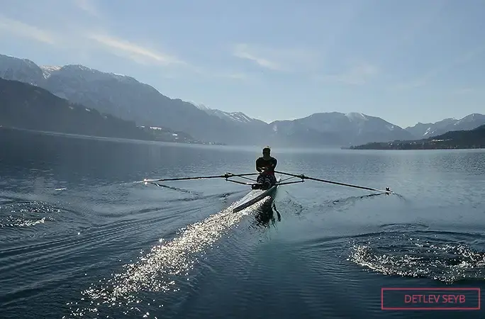 Вдохновляющая суперженщина Лиза установила 10 рекордов в полярной гребной экспедиции.