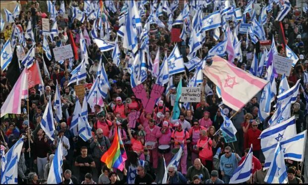 Израиль: Биньямин Нетаньяху обвиняет протестующих в "попрании демократии"