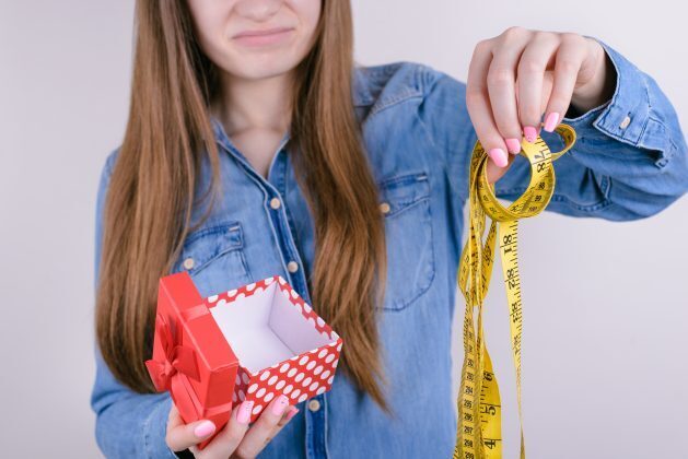 10 худших подарков для женщин, которые вы никогда не должны покупать