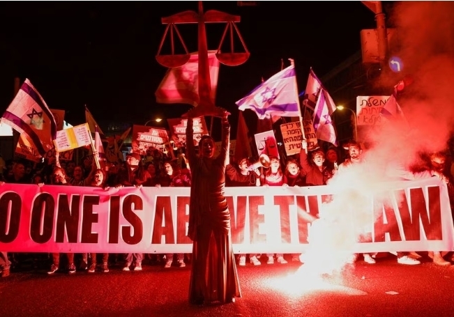 Борются за душу Израиля