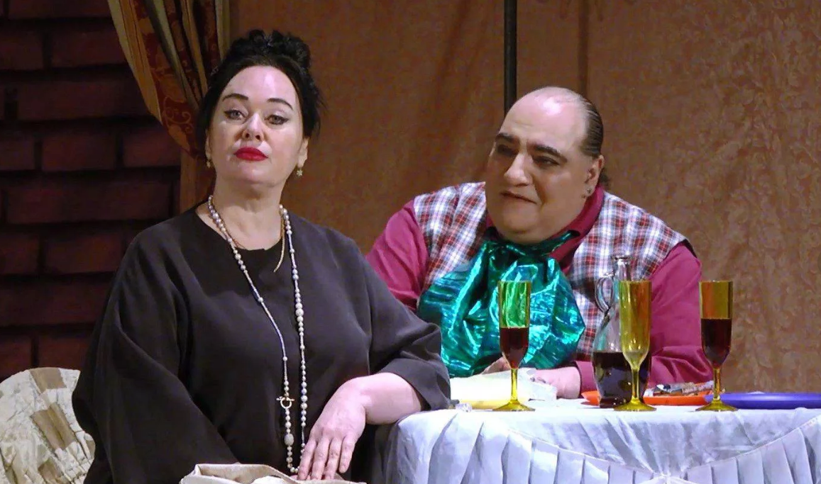 Как Лариса Гузеева развалила спектакль своей пьянкой.