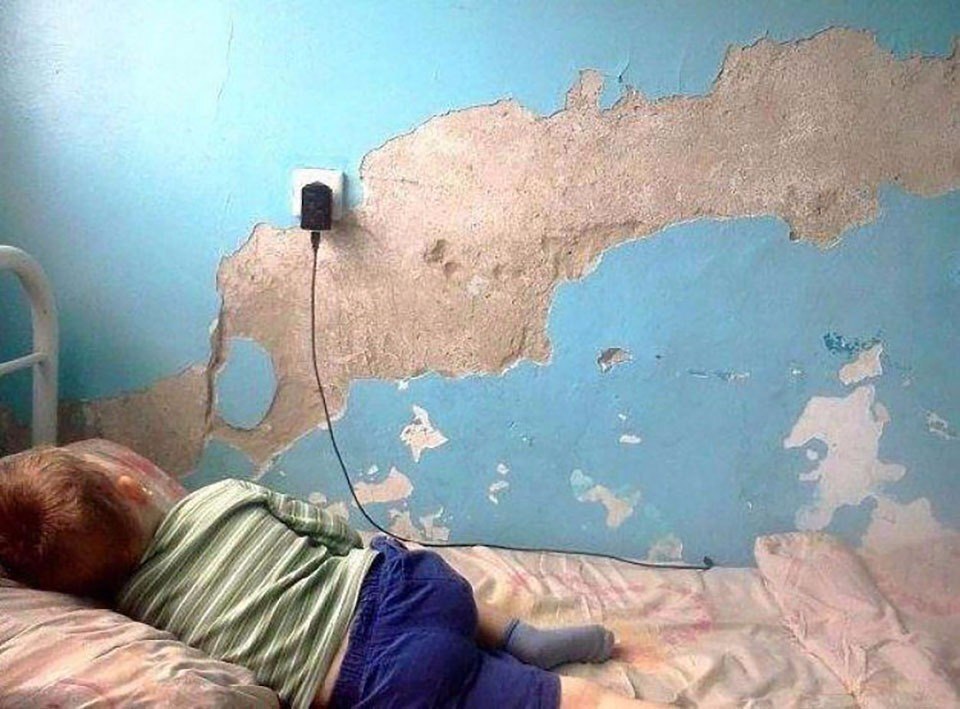 Зачем Россия помогает другим странам, если население остаётся нищим?