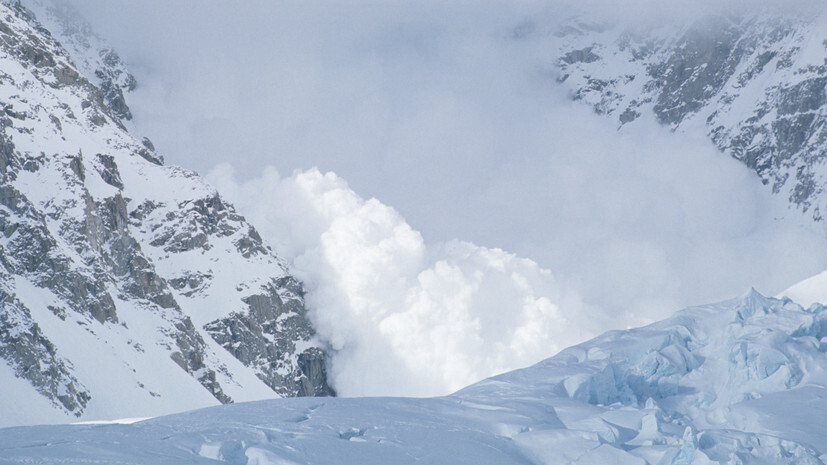 Лавина, сошедшая в горах Сочи, принесла с собой разрушение и хаос
