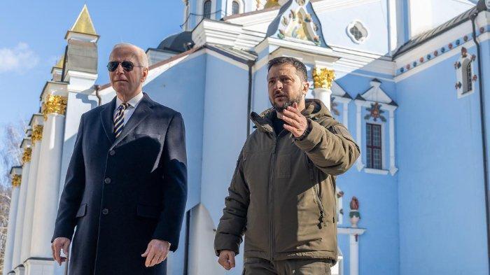 Джо Байден посетил Украину, заявив, что США и союзники направят 700 танков и тысячи военных машин